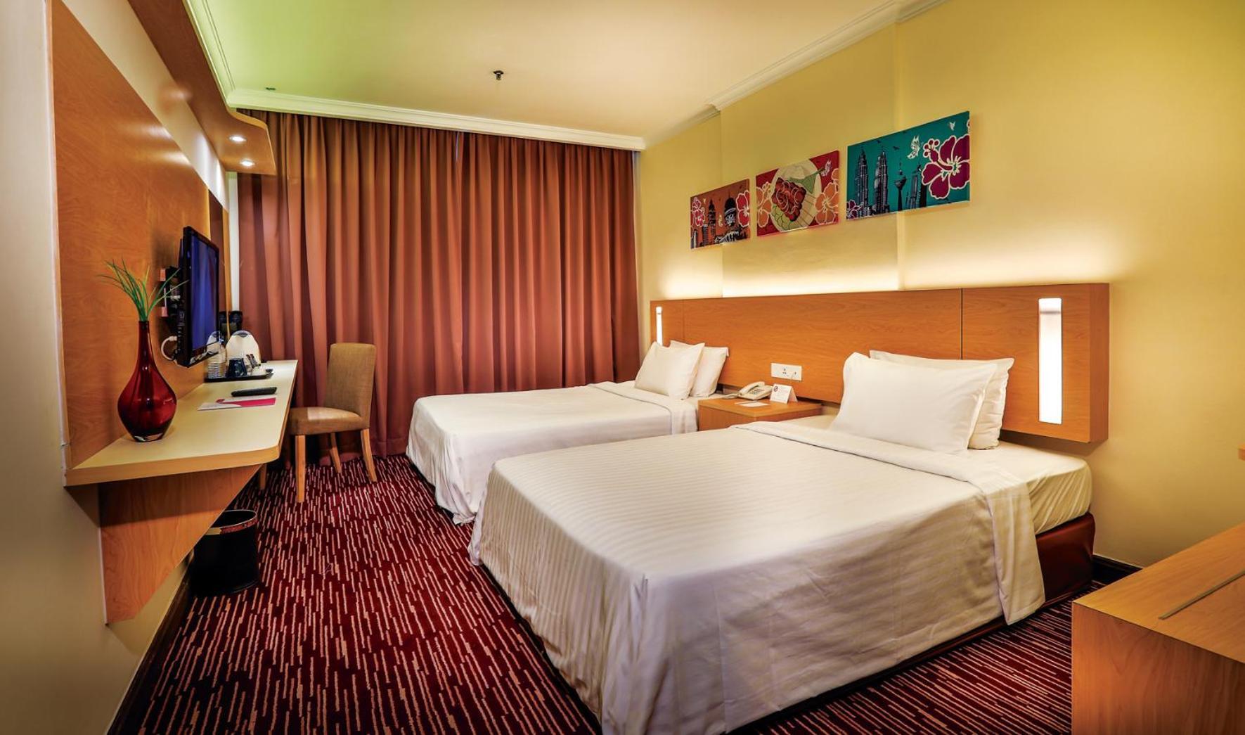 Rhr Hotel Каджанг Экстерьер фото