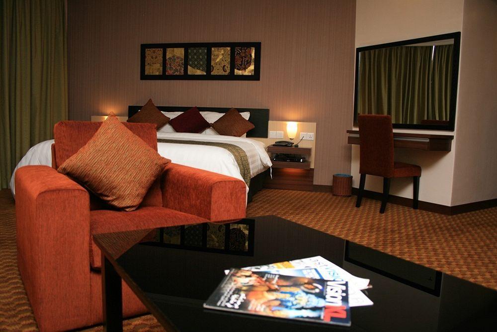 Rhr Hotel Каджанг Экстерьер фото