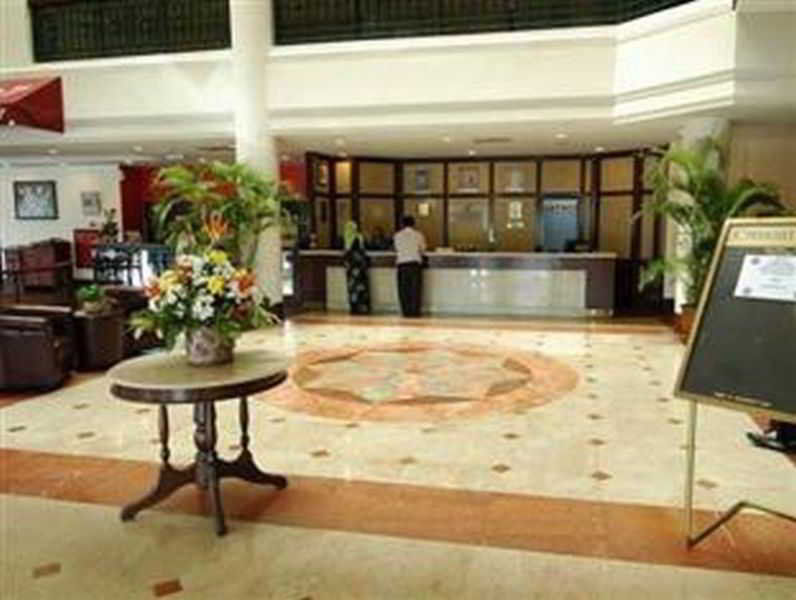 Rhr Hotel Каджанг Экстерьер фото
