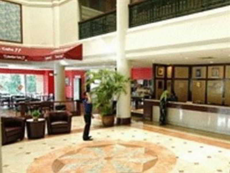 Rhr Hotel Каджанг Экстерьер фото