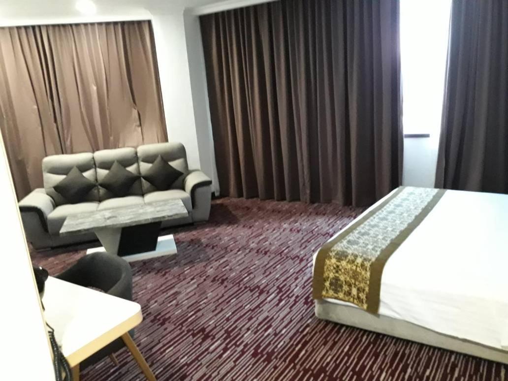 Rhr Hotel Каджанг Экстерьер фото